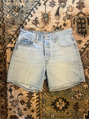 Levi’s 501 Mid-Thigh Short